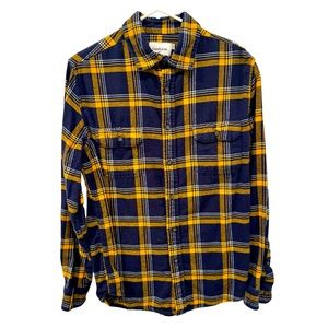 Men’s Goodfellow & Co. Navy, Yellow, And White Plaid Flannel Button Down. Size M